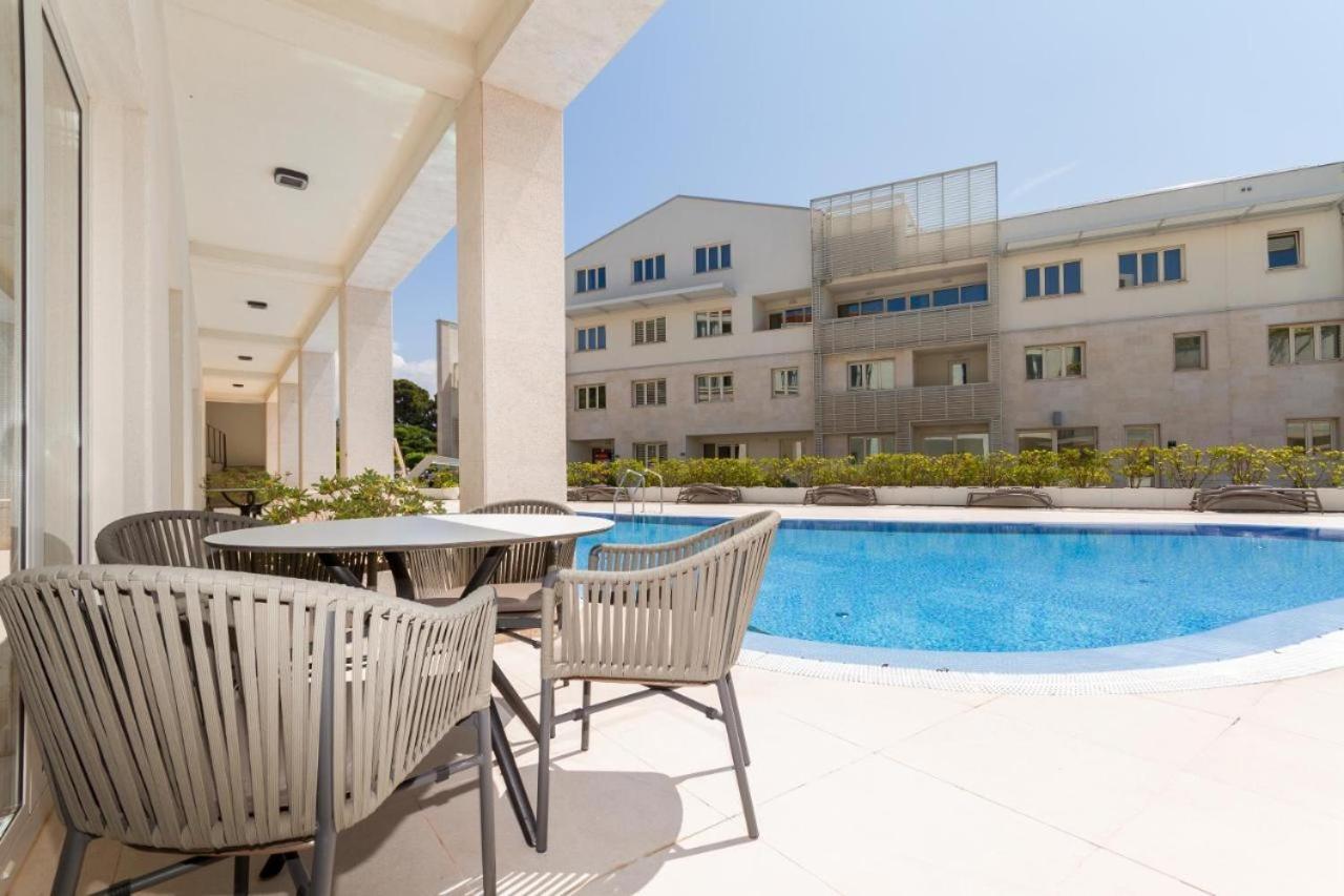 Lux Pool Suite Umag Bagian luar foto