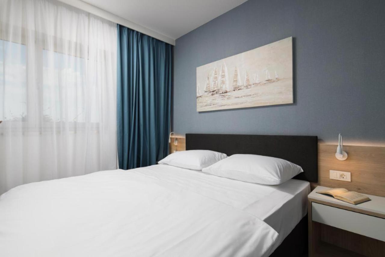 Lux Pool Suite Umag Bagian luar foto